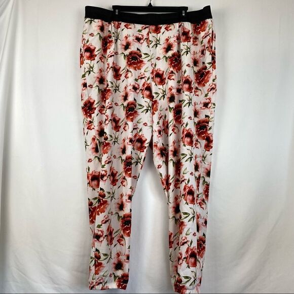 Styled by Joe Zee woman’s floral pants - Picture 1 of 11